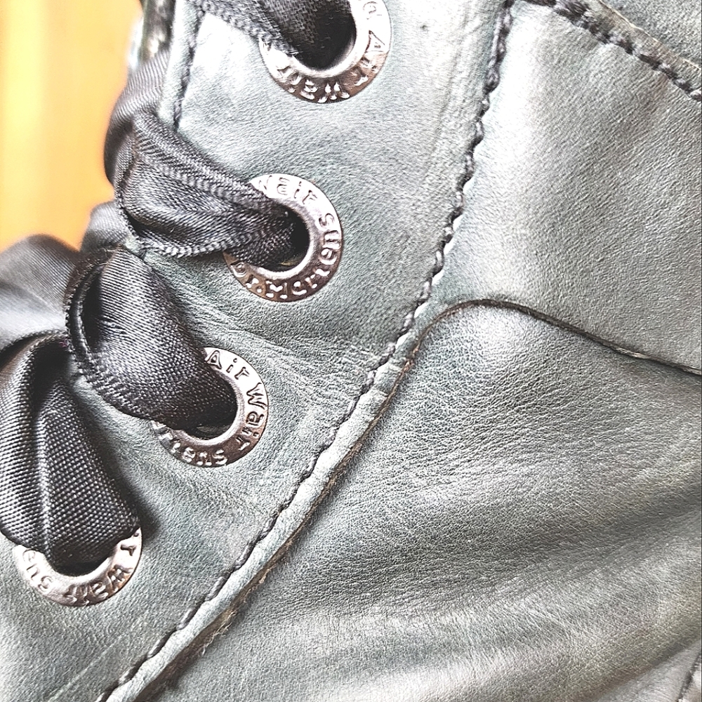 Dr. Martens Triumph - Picture 6 of 11